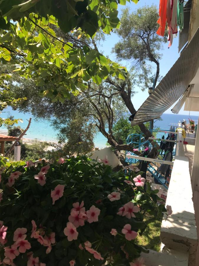 Stefani Apartment With A Sea View Terrace! Nea Moudania Exterior foto